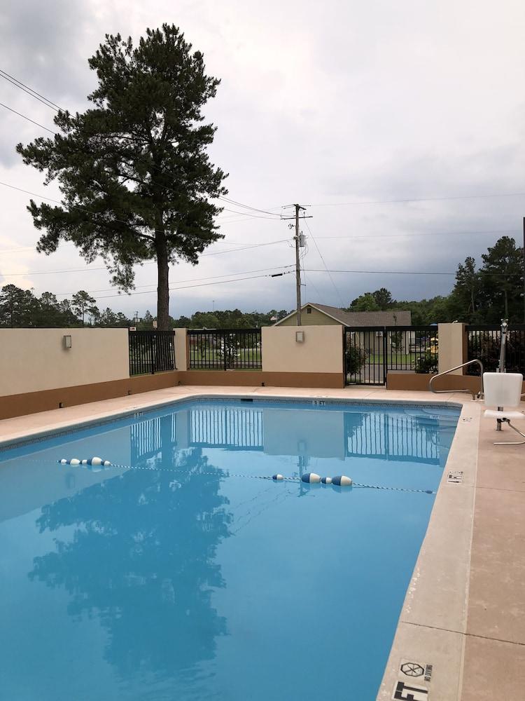 Millennium Inn Ellisville Exterior photo