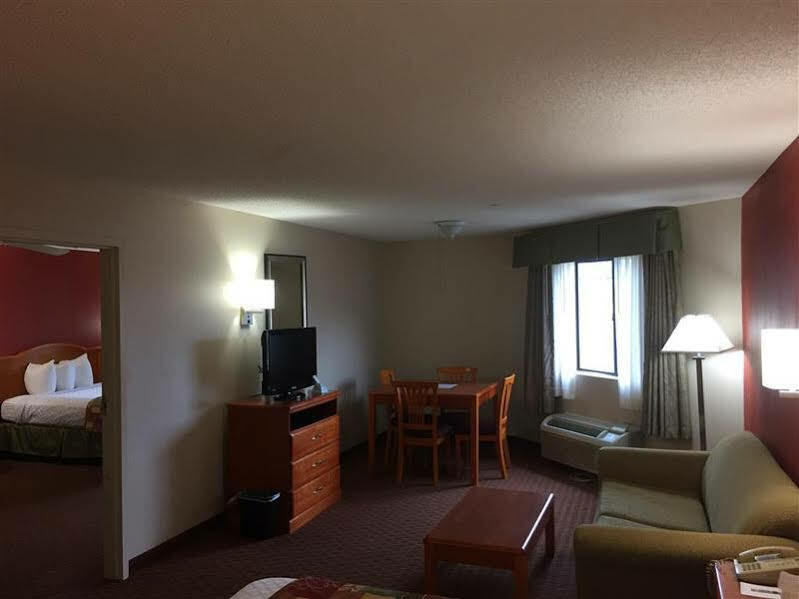 Millennium Inn Ellisville Exterior photo